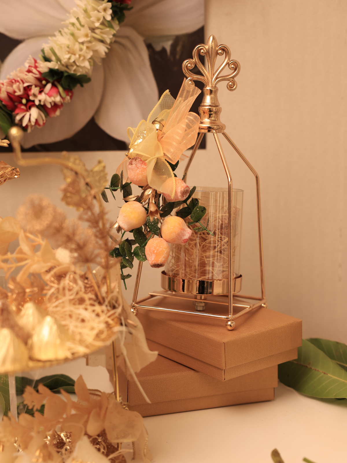 CELESTIAL ARC HAMPER