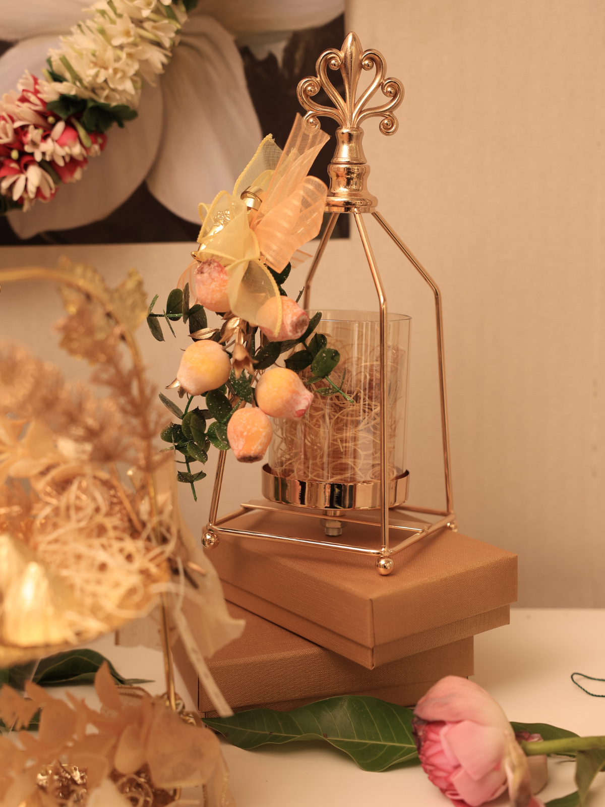 CELESTIAL ARC HAMPER